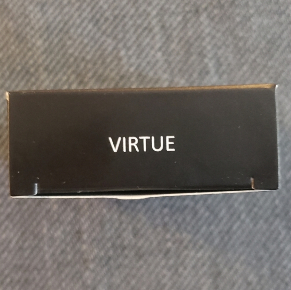 Laritzy Cosmetics Cream Highlighter - Picture 4 of 5
